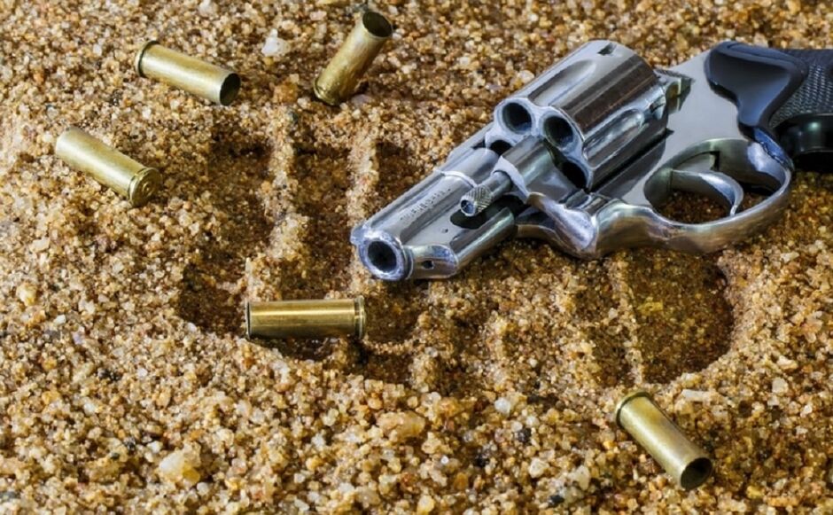 Adolescente leva tiro por engano durante tentativa de homicídio