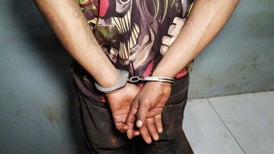 Jovem é espancada e estuprada após ser levada a força em carro em Dourados