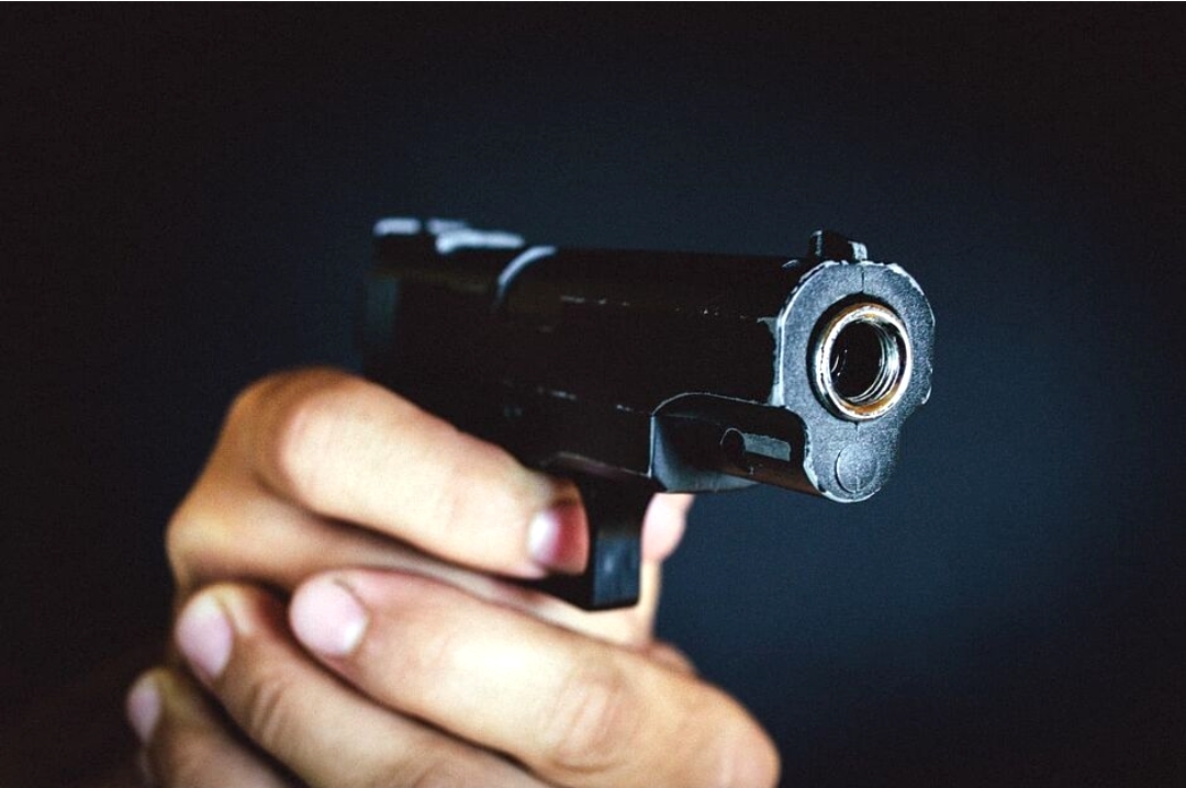 Atirador invade festa e deixa dois homens baleados em Aparecida do Taboado