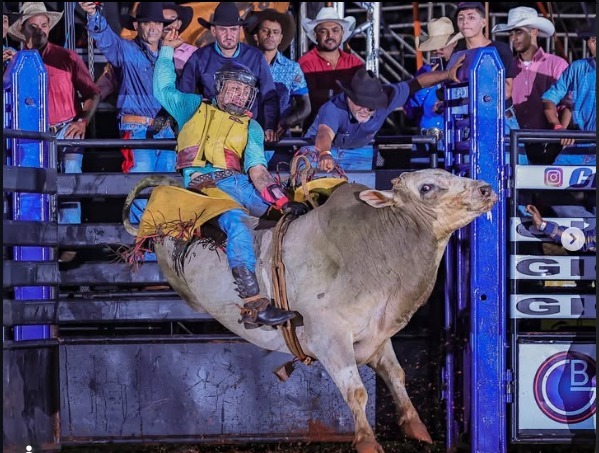 Dono de farmácia agride homem durante evento da organização da Festa do Peão de Inocência
