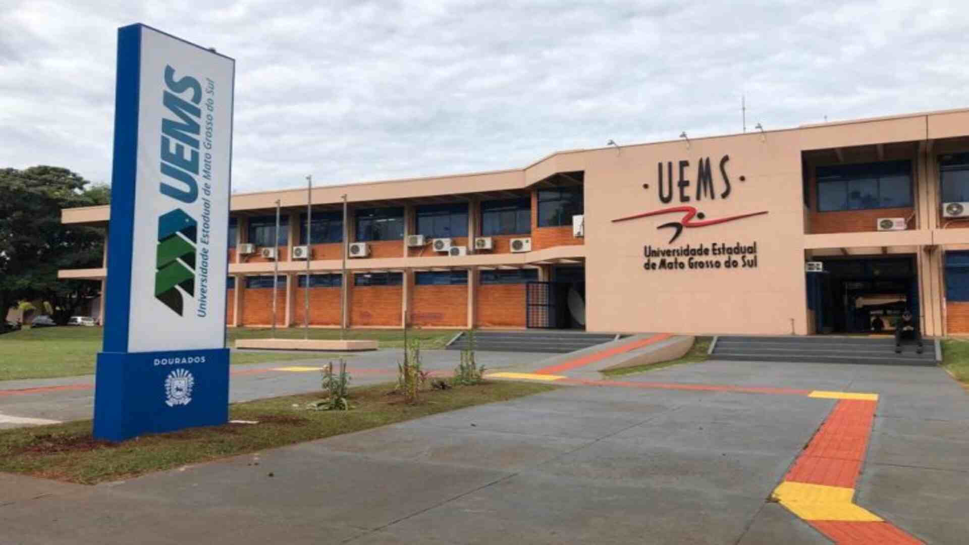 Lista: UEMS divulga candidatos com inscrição homologada para vaga de professor