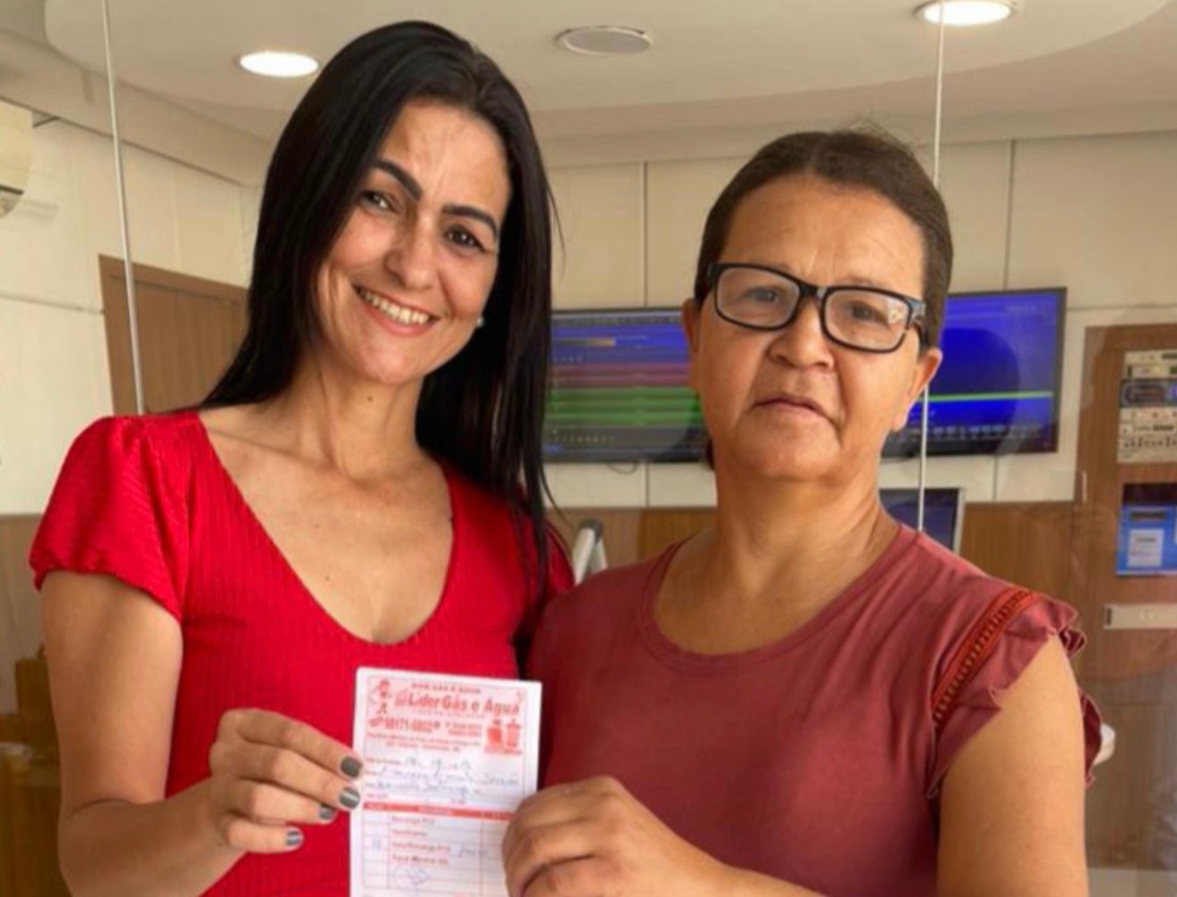 Ganhadores de cestas básicas e vale-gás por Empreendimentos Damião